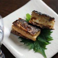 ノンオイル中華ごまで秋刀魚の豆腐はさみ焼き