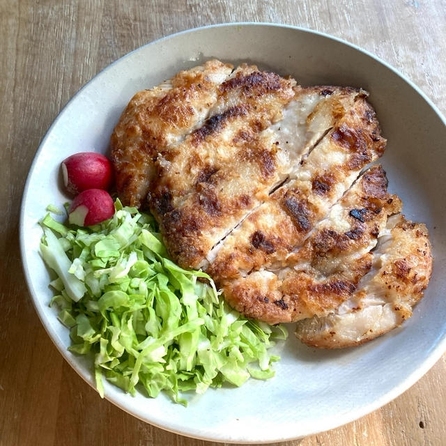 液体塩麹と鶏むね肉のジャンボ唐揚げを作ってみました