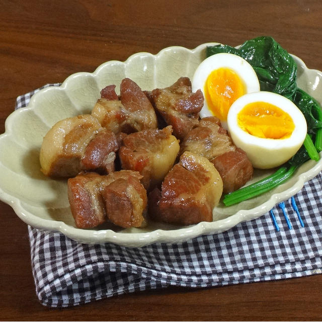 ほろほろ やわらかでコク旨！ひとくち豚肉の角煮