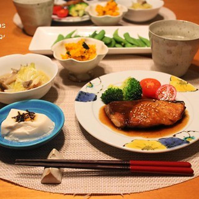 『鰤の照り焼き』の献立。