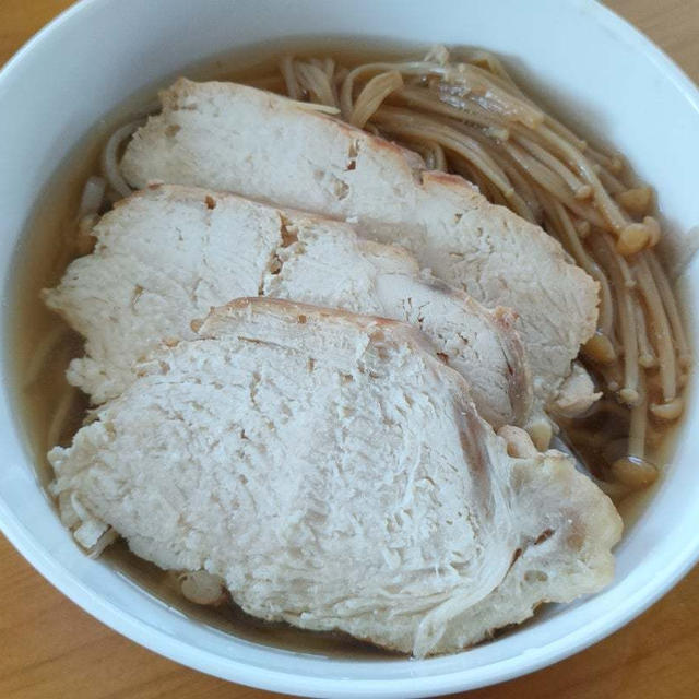 お昼は簡単に鶏そば(*´艸｀*)鶏ハムで簡単に♪