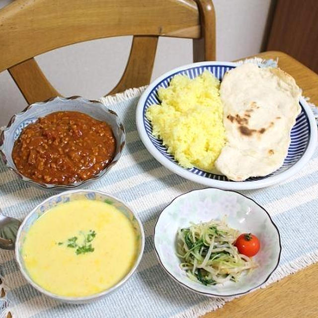 キーマカレーともやしと水菜の辛味サラダとパンプキンポタージュでうちごはん（レシピ付）