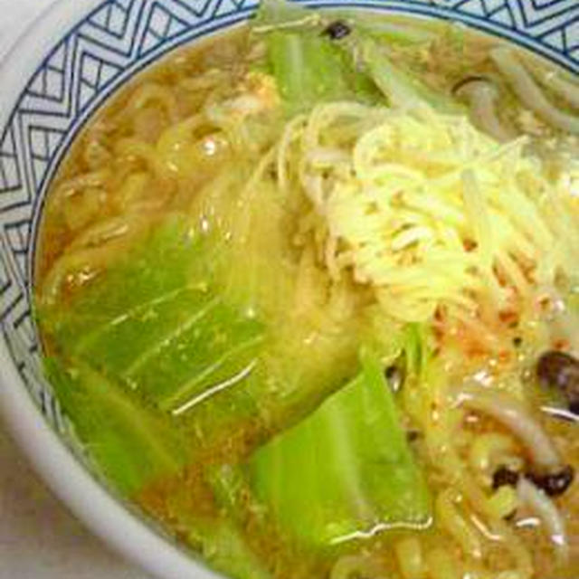 春キャベツととろけるチーズで即席味噌ラーメン