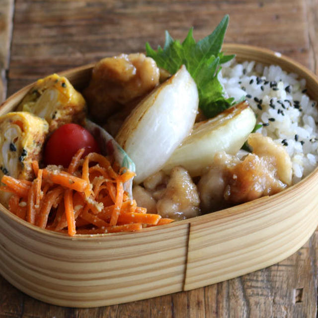 ご飯があっという間に無くなる！新玉ねぎと鶏もも肉のバタポン炒め