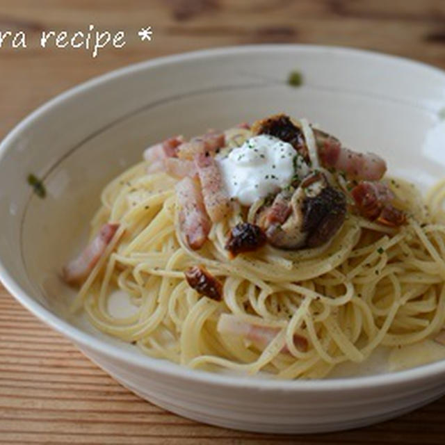 ベーコンとキノコのパスタ