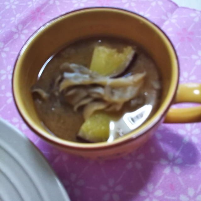 お料理レシピその①★さつま芋と舞茸の味噌汁★