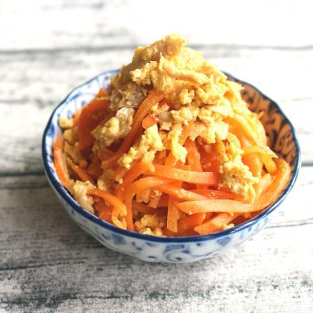 レンジで簡単お弁当の常備菜レシピ。にんじんしりしり（ツナたまご和え）