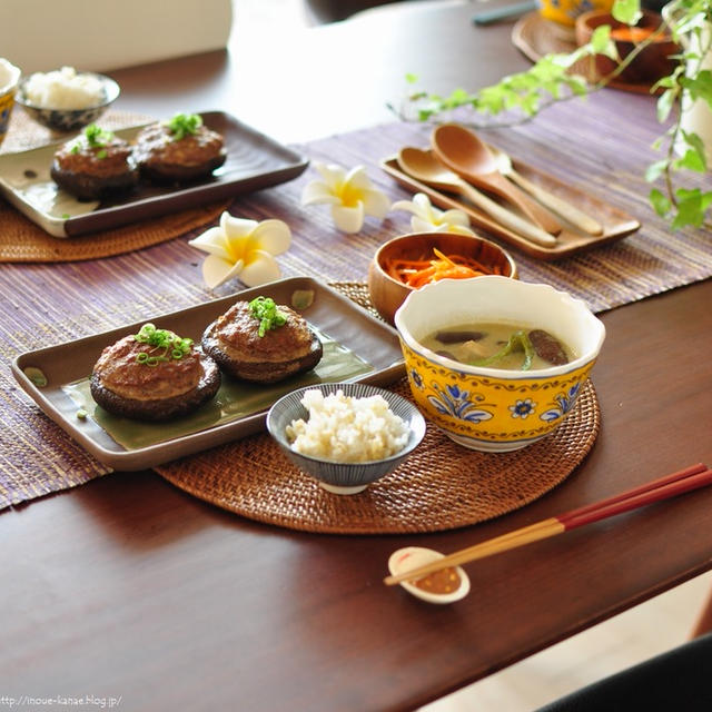 グリーンカレーと人参のエスニックサラダで晩ごはん