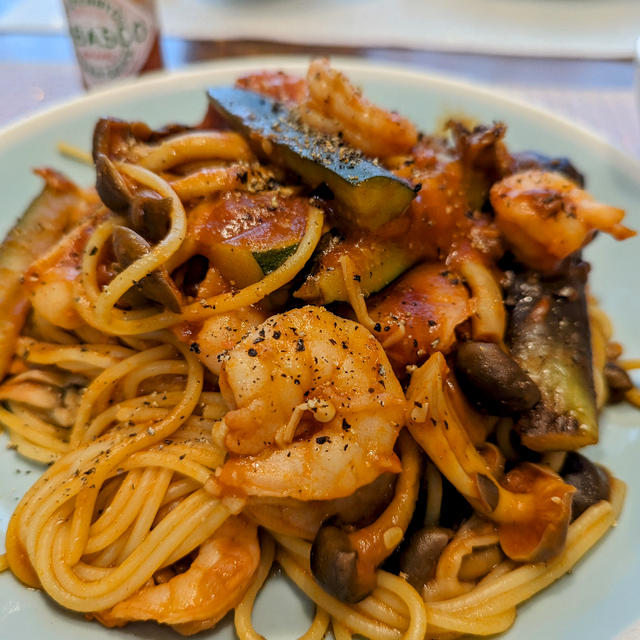 海老のパスタとパンプキンスープ