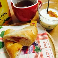 リプトンイエローラベルとパプリカベーコンパンの朝食☆