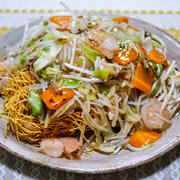 これでもかっと思う「山盛り感が美味しい皿うどん」