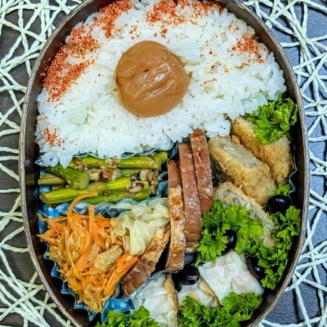 おかずカップ多用中・水色も～夫のお弁当285