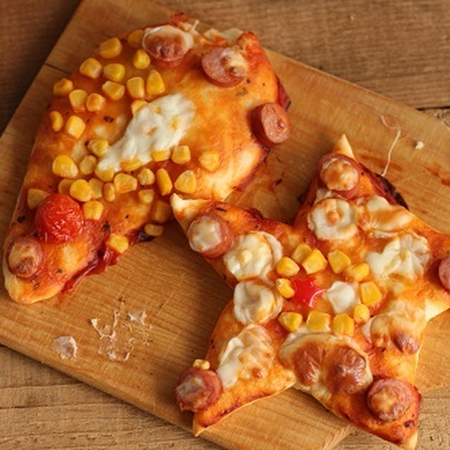 ハロウィンごはん♪手作りピザとイカスミパスタ