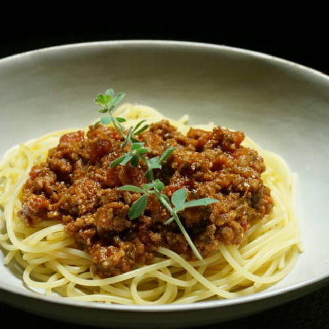 エリンギで旨みアップ！ミートソースパスタ