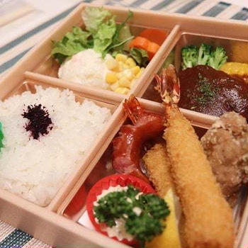 ★忙しい日の地元の有名弁当＆ワンコのお薬・#本日のおうちごはん