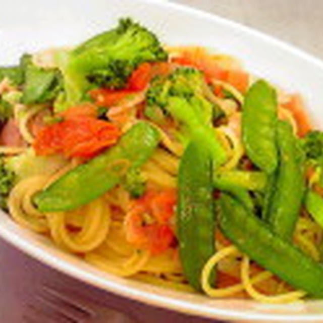 ブロッコリーと絹さやのパスタ