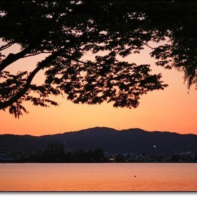 琵琶湖の夕照とサザエの壺焼き♪