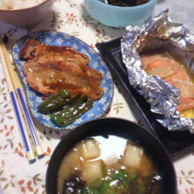 豚の生姜焼きと秋生鮭のホイルバター焼き