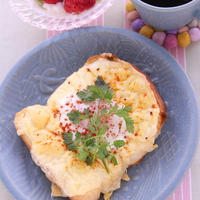 チーズ目玉焼きトースト　パプリカの香り