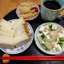豆腐ときゅうりの胡麻マヨサラダとパン