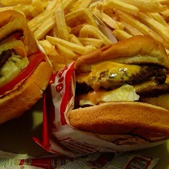 IN-N-OUT BURGER　パンもお肉も美味しい