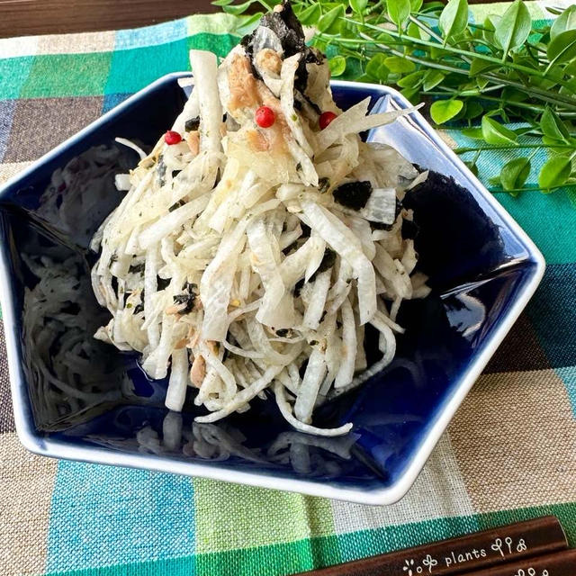 作りながら食べ過ぎちゃう☆大根とシーチキンのヤミツキ韓国風サラダ