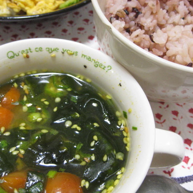 ＊ご飯にかけても美味しい・簡単カレーわかめスープ