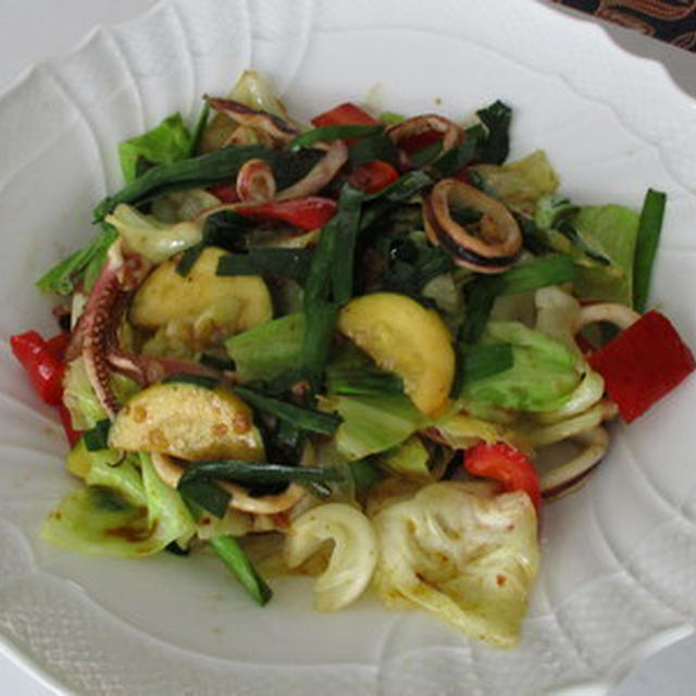 イカとカラフル野菜の炒め物★★★