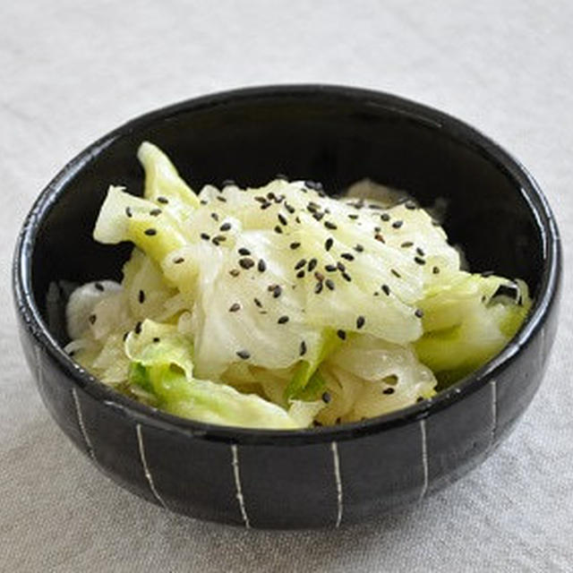 5分50円のストックおかず♡レタスと玉ねぎのヤミツキサラダ
