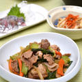 豚肉と野菜のオイスター黒酢炒め～丼にも最適～、アジの刺身とすまし汁の晩ご飯。