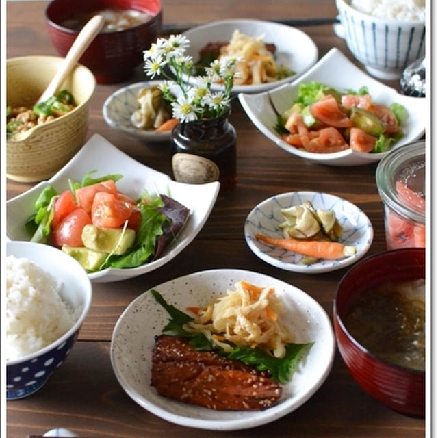 和定食で朝ごはん
