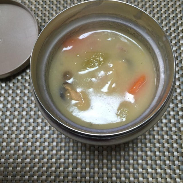 シチューと炊き込みご飯