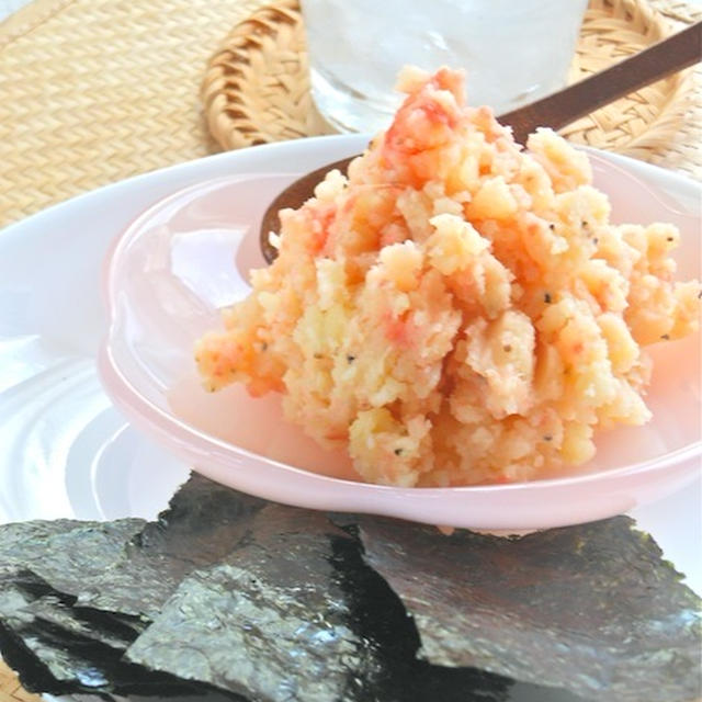 おうち居酒屋の超簡単おつまみ〜紅しょうがのマッシュポテト焼き海苔を添えて。
