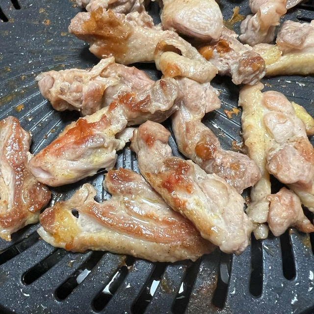 ヒネ鶏焼肉〜イワタニの　やきまる　が活躍