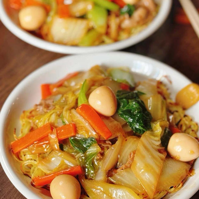 寒い日にぴったり！麺の香ばしさが決め手♪ 野菜たっぷり栄養満点♡熱々とろ〜り、あんかけ焼きそば！