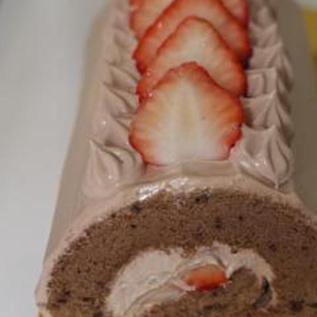 いちごのロールケーキ