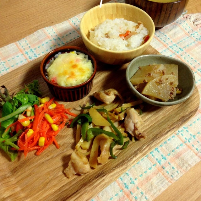 鶏肉のチンジャオロース風ごはん