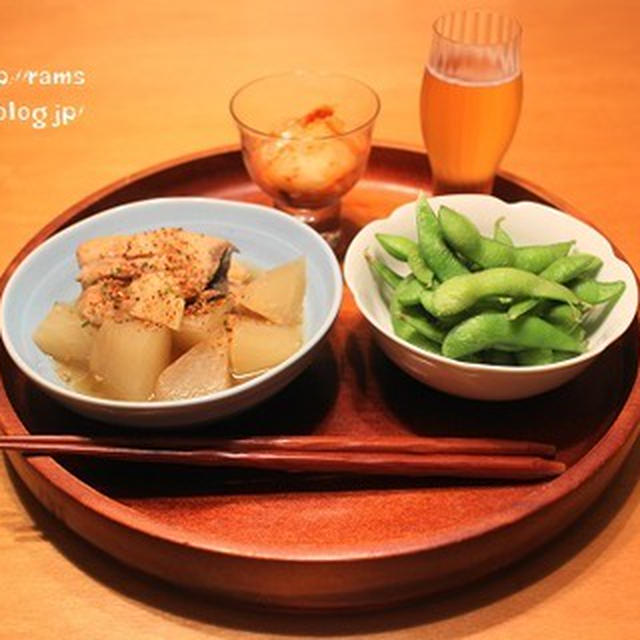 ストウブで『鰤アラ大根』の晩酌セット。