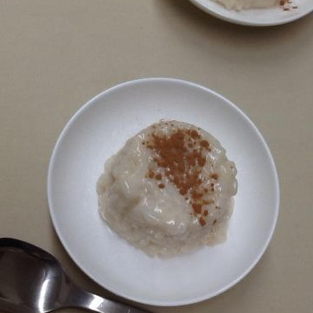 来週のお菓子をライスプディングに変えるよ！