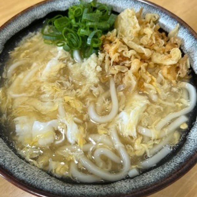 今年初のうどんは「けいらんうどん」で