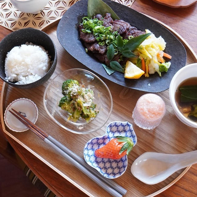 【ふるさと納税】厚切りと薄切り牛タンの食べ比べが楽しめる♪八代市一番人気の返礼品　@PR