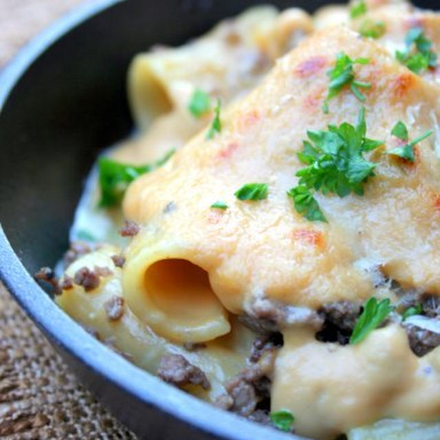 Baked Rigatoni with Sweet Potato Sauce and Parmesan Cheeseクリーミースイートポテトソースでマカロニグラタン