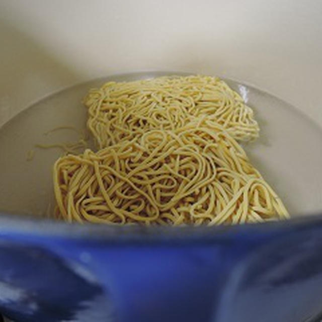 寒かったので、永谷園の蒸し鍋ラーメン