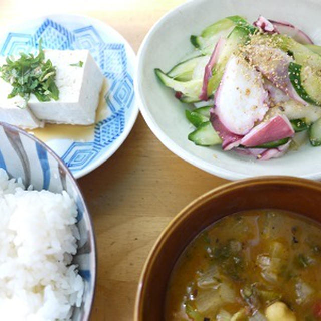 タコとセロリのサラダ＆豆と野菜のスパイシースープ