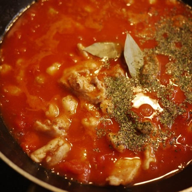 チキンのトマト煮込み。
