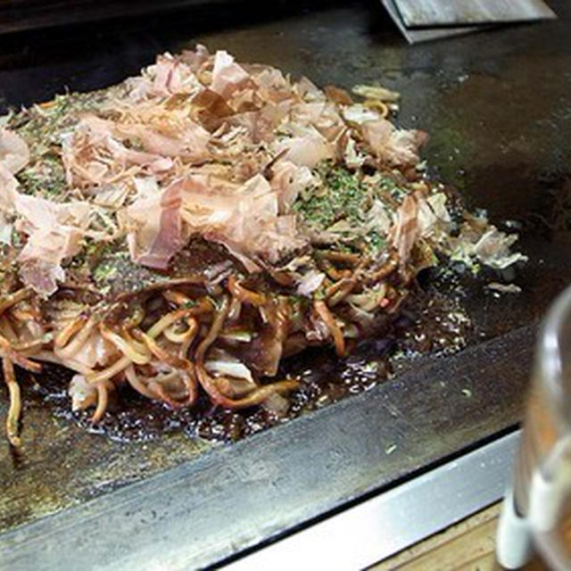 また生野のお好み焼き屋「どかどか」へ