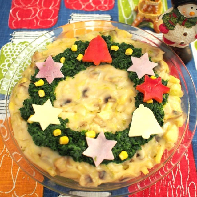 【主食】クリスマスにぴったり！簡単クリスマスリースのマカロニグラタン♡