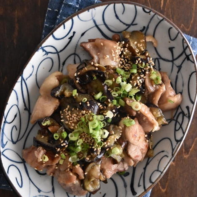 甘酸っぱタレで食欲そそる！！鶏肉とナスのカンタン酢炒め