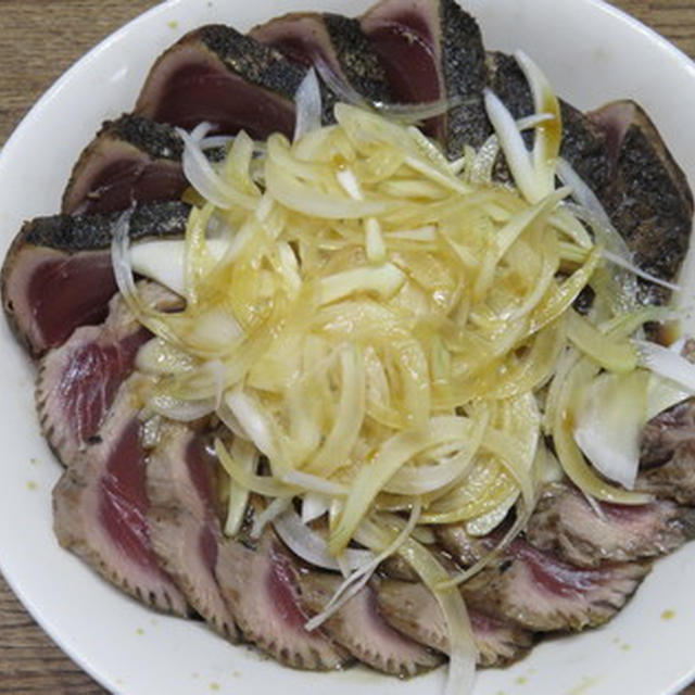 鰹のたたき＋野菜たっぷりのお味噌汁