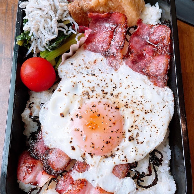 地味だけどめちゃめちゃ美味しい弁当です！！